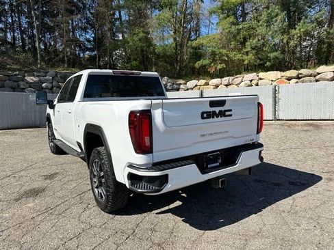 Used 2021 GMC Sierra 2500 AT4 w/ AT4 Premium Plus Package AWD/4WD image 3