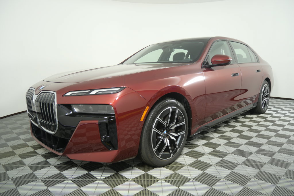 Certified 2026 BMW 740i RWD image 8
