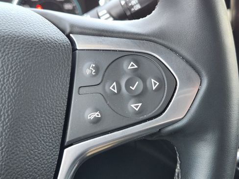 Used 2023 Chevrolet Traverse LT FWD image 23