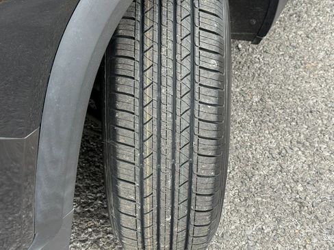 Used 2019 GMC Acadia SLT image 16