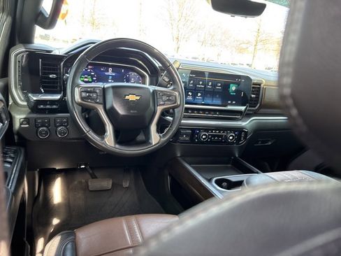 Used 2024 Chevrolet Silverado 3500 High Country w/ High Country Premium Package image 22