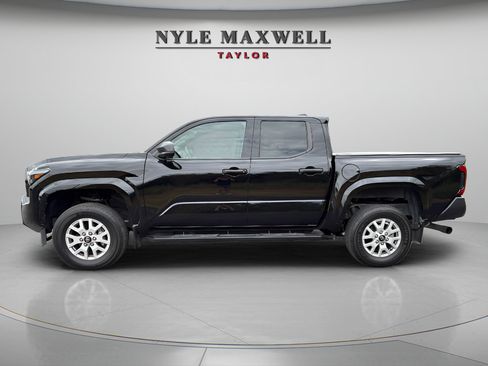 Used 2024 Toyota Tacoma SR AWD/4WD image 16