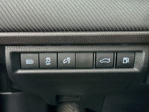 Used 2025 Toyota Camry SE FWD image 17