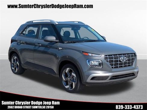 Used 2024 Hyundai Venue SEL image 1