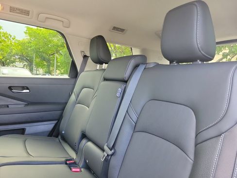 New 2026 Nissan Pathfinder SL FWD image 14