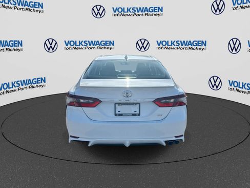 Used 2021 Toyota Camry SE FWD image 13