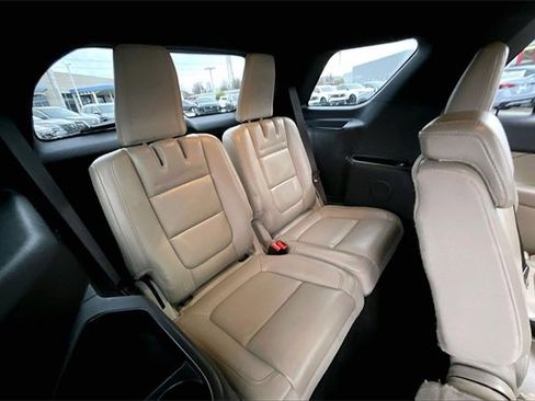 Used 2013 Ford Explorer XLT image 31