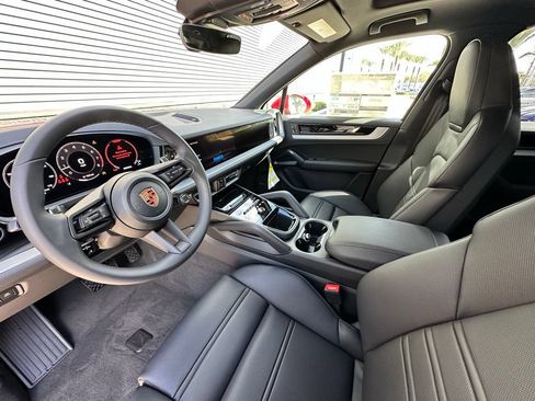 Certified 2026 Porsche Cayenne AWD/4WD image 4