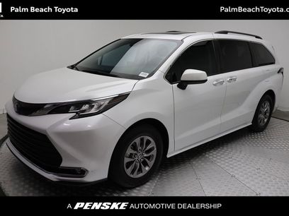 Used 2022 Toyota Sienna XLE