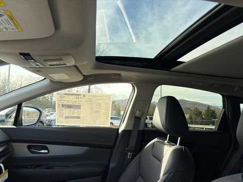 New 2026 Nissan Murano SL image 14