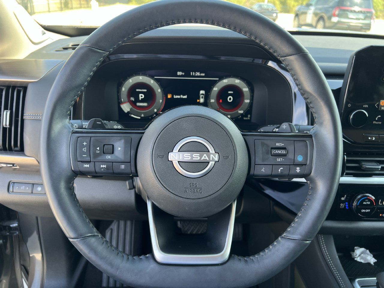 Used 2025 Nissan Pathfinder Platinum FWD image 7