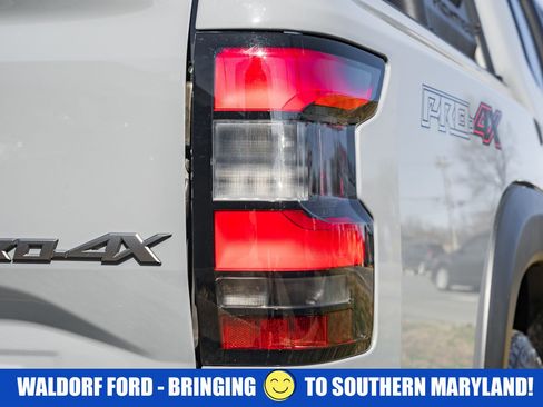 Used 2023 Nissan Frontier PRO-4X w/ Pro Convenience Package image 6
