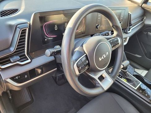 Used 2023 Kia Sportage LX image 24