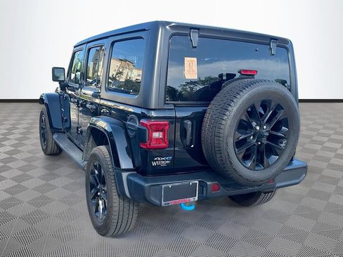 Used 2023 Jeep Wrangler Unlimited Sahara w/ Cold Weather Group AWD/4WD image 8