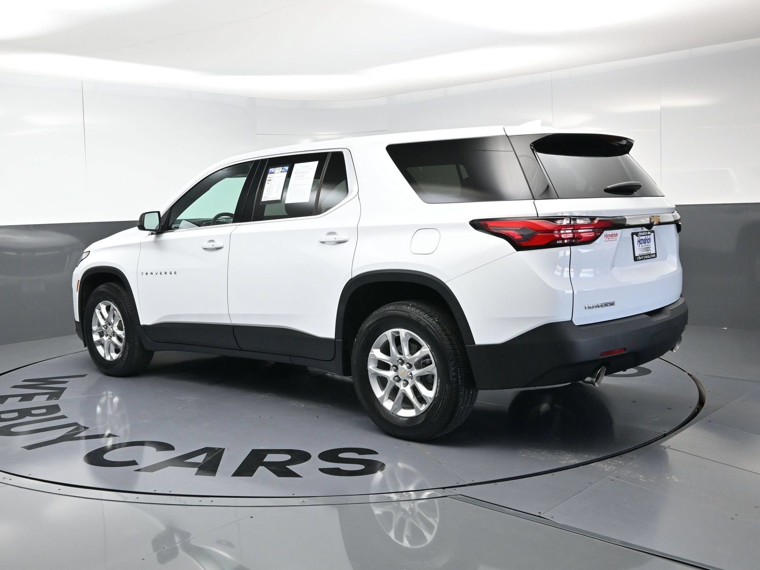 Used 2022 Chevrolet Traverse LS FWD image 7