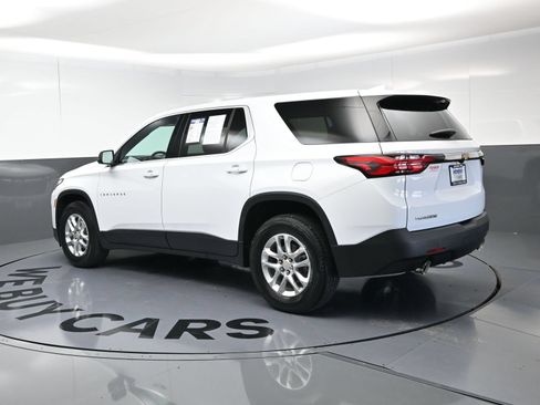 Used 2022 Chevrolet Traverse LS FWD image 7