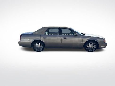 Used 2003 Cadillac De Ville w/ Comfort & Convenience Package image 6