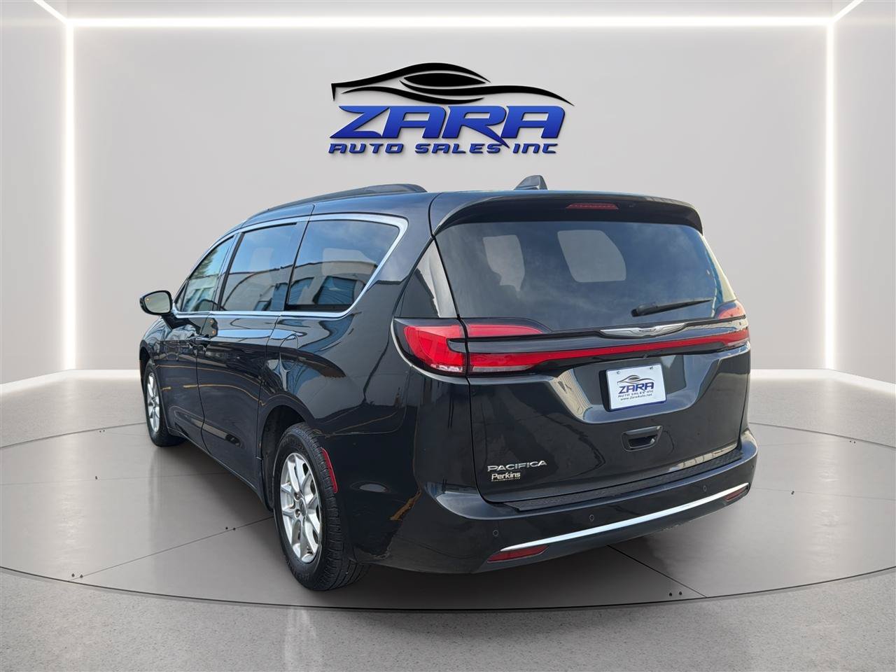 Used 2022 Chrysler Pacifica Touring-L FWD image 5