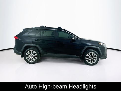Used 2022 Toyota RAV4 XLE Premium FWD image 8