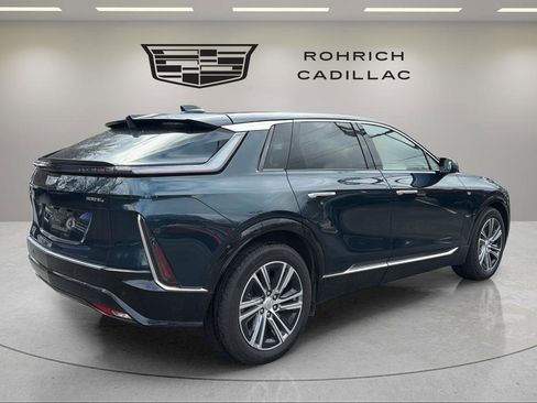 Certified 2025 Cadillac Lyriq Luxury AWD/4WD image 6