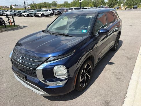 Used 2024 Mitsubishi Outlander SE FWD image 3