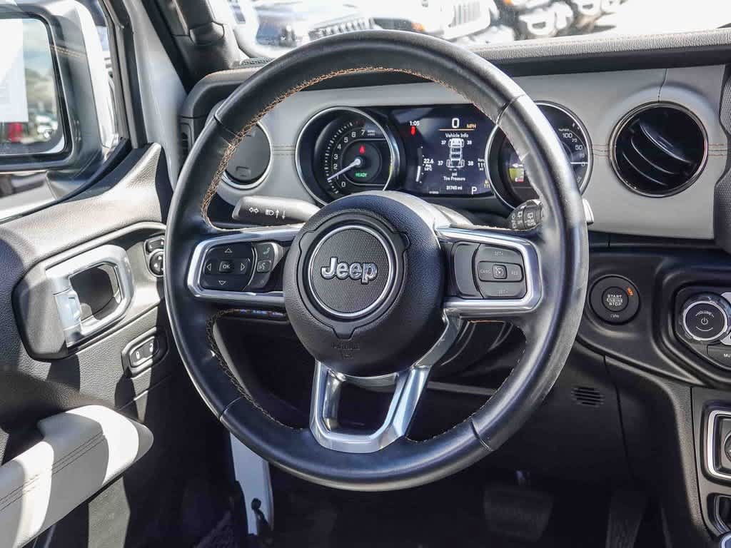 Used 2022 Jeep Wrangler Unlimited Sahara AWD/4WD image 14