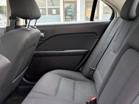 Used 2010 Ford Fusion SE image 10