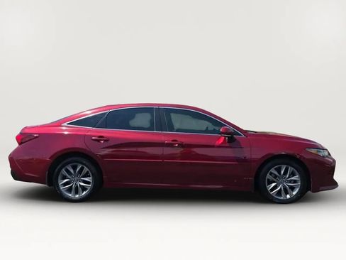 Used 2019 Toyota Avalon XLE FWD image 9