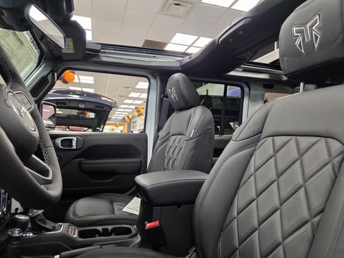 New 2025 Jeep Wrangler Unlimited Sport image 15