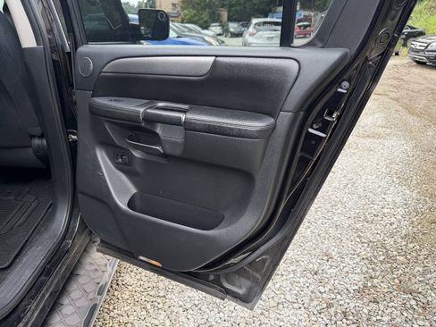 Used 2013 Nissan Armada SV AWD/4WD image 14