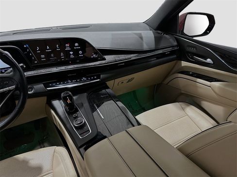 Used 2021 Cadillac Escalade ESV Premium Luxury image 24