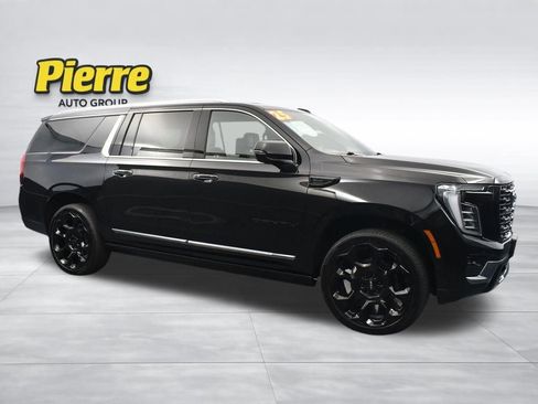 Used 2025 GMC Yukon XL Denali Ultimate AWD/4WD image 3