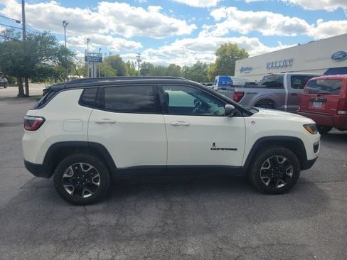 Used 2018 Jeep Compass Trailhawk AWD/4WD image 2