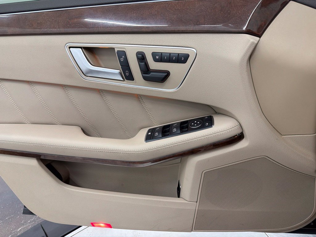 Used 2013 Mercedes-Benz E 350 Sedan image 20