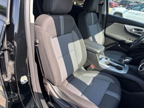 Used 2025 Chevrolet Blazer LT FWD image 37
