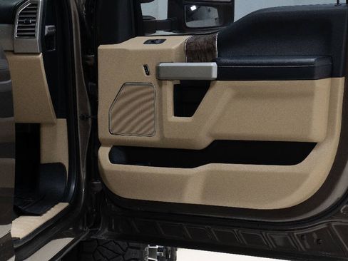 Used 2017 Ford F350 Lariat AWD/4WD image 24