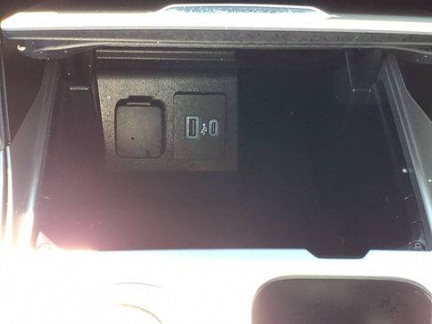 Used 2023 Ford Explorer XLT w/ Equipment Group 202A AWD/4WD image 20