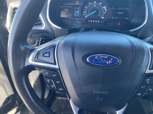 Used 2015 Ford Edge Titanium image 25