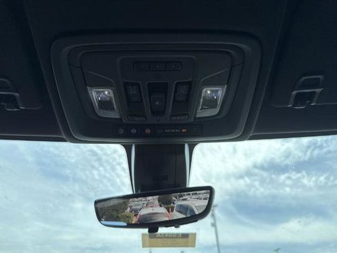 Used 2022 GMC Sierra 2500 AT4 w/ AT4 Premium Plus Package image 9