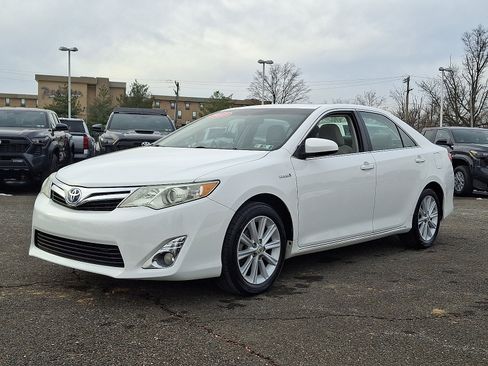 Used 2012 Toyota Camry XLE image 3