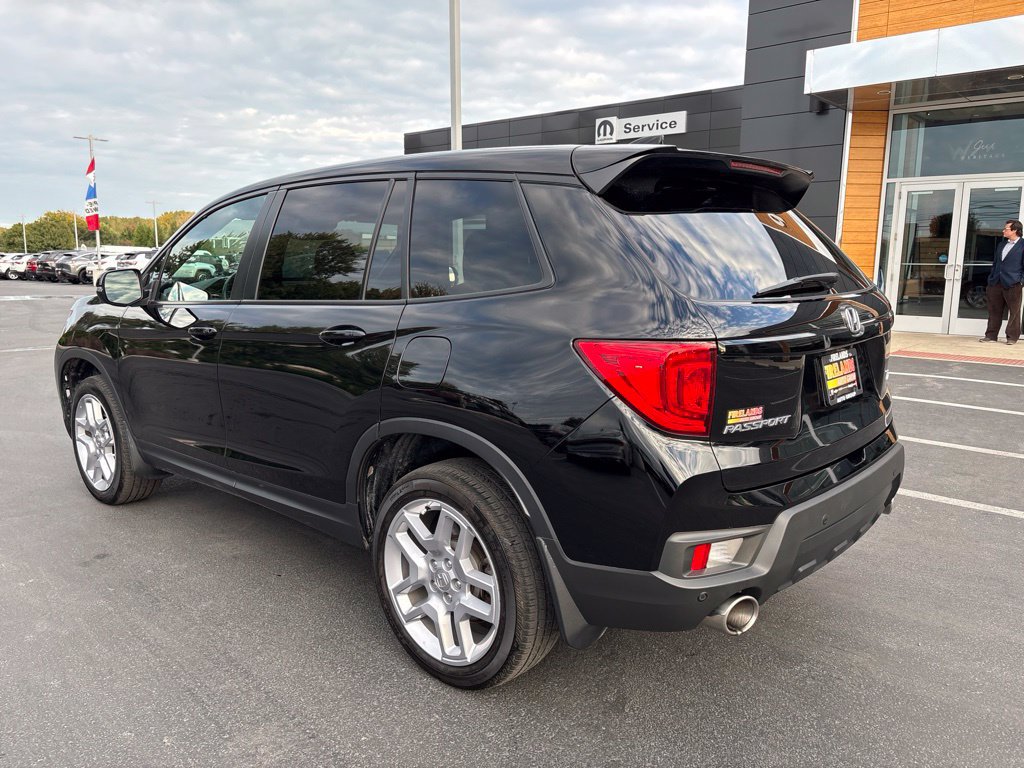 Used 2025 Honda Passport EX-L image 3