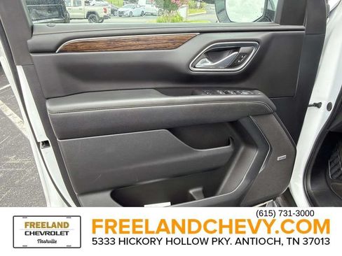 Used 2024 Chevrolet Suburban Premier AWD/4WD image 20