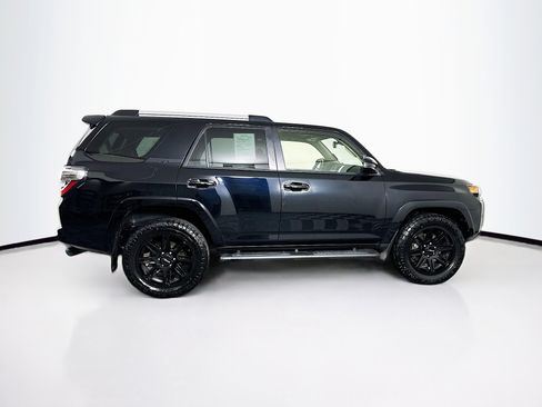 Used 2022 Toyota 4Runner SR5 RWD image 10