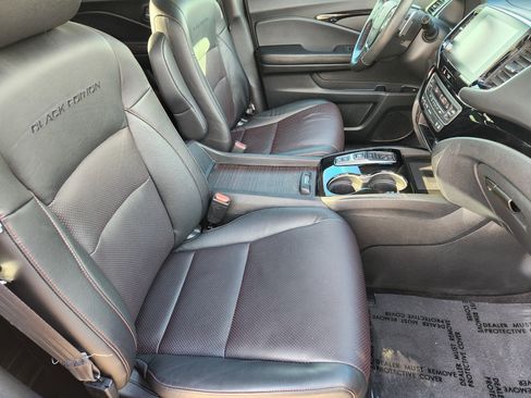 Certified 2022 Honda Ridgeline Black Edition image 14