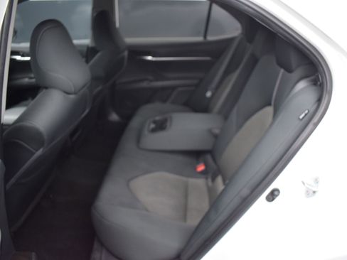 Used 2022 Toyota Camry LE image 12