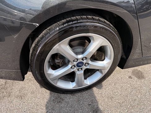 Used 2015 Ford Fusion SE w/ Equipment Group 201A FWD image 30