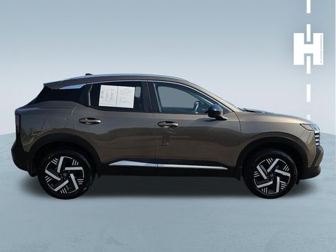 Used 2026 Nissan Kicks SV w/ Charging Package FWD image 3