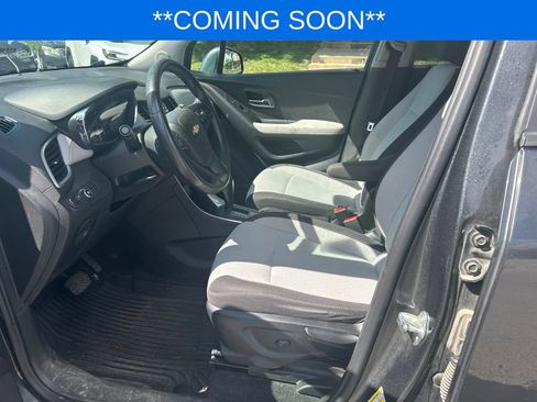 Used 2019 Chevrolet Trax LS w/ Tint and Cruise Package FWD image 9