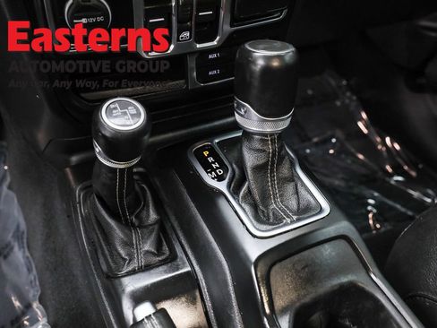 Used 2023 Jeep Wrangler Unlimited Sahara image 13