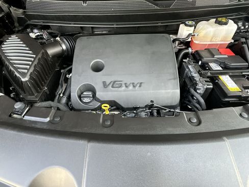 Used 2023 Chevrolet Traverse LT FWD image 12